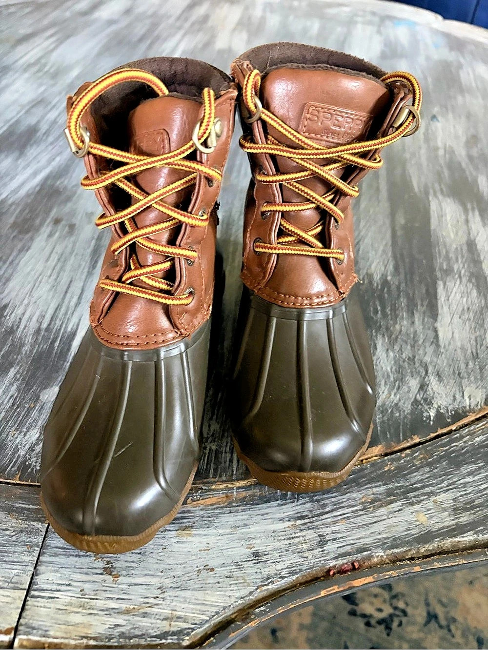 Sperry Saltwater Duck Boot Brown & Green kids sz12 has a little tear. On right b